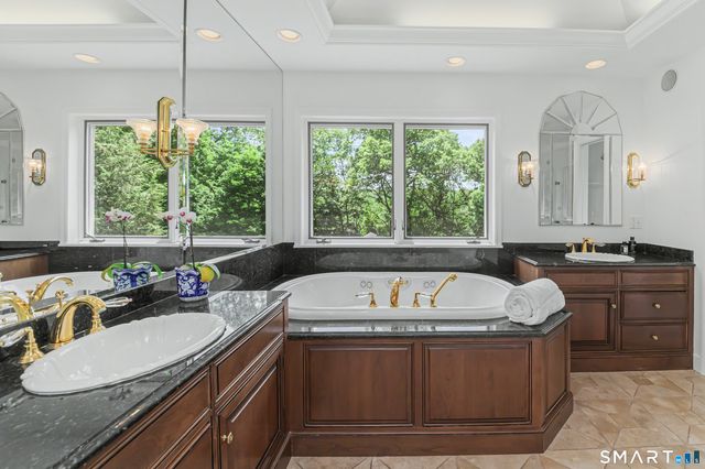 15 Hull Place, Ridgefield, CT 06877