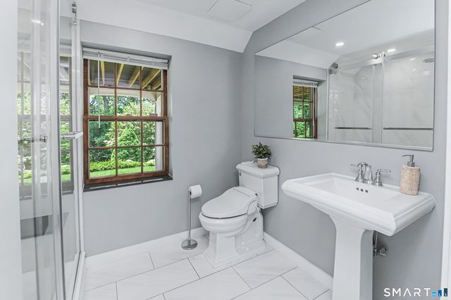 15 Hull Place, Ridgefield, CT 06877