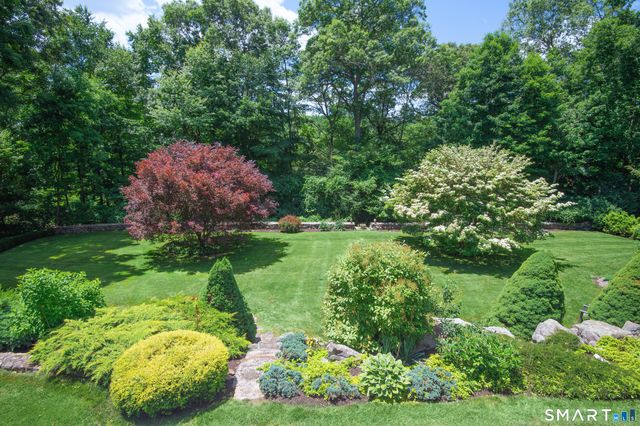 15 Hull Place, Ridgefield, CT 06877