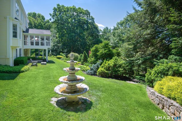 15 Hull Place, Ridgefield, CT 06877