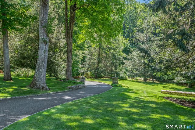 15 Hull Place, Ridgefield, CT 06877