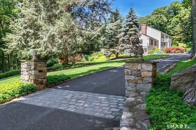 15 Hull Place, Ridgefield, CT 06877