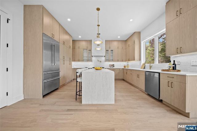 52 Congressional Parkway, Livingston, NJ 07039