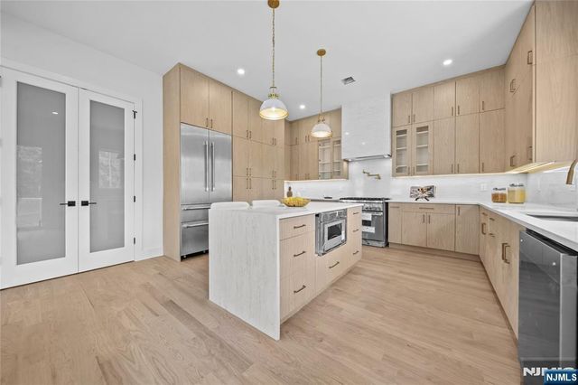 52 Congressional Parkway, Livingston, NJ 07039