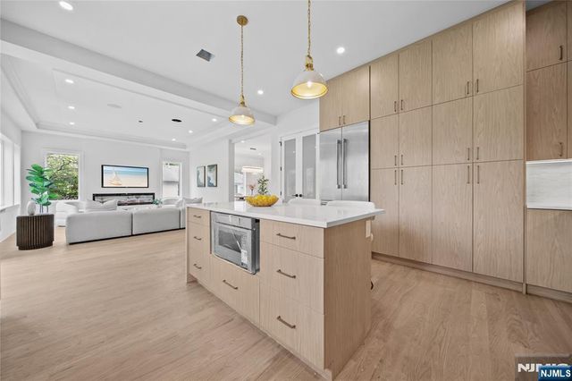 52 Congressional Parkway, Livingston, NJ 07039