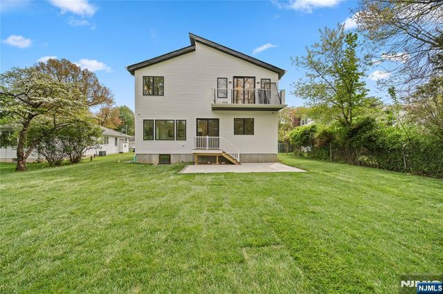 52 Congressional Parkway, Livingston, NJ 07039