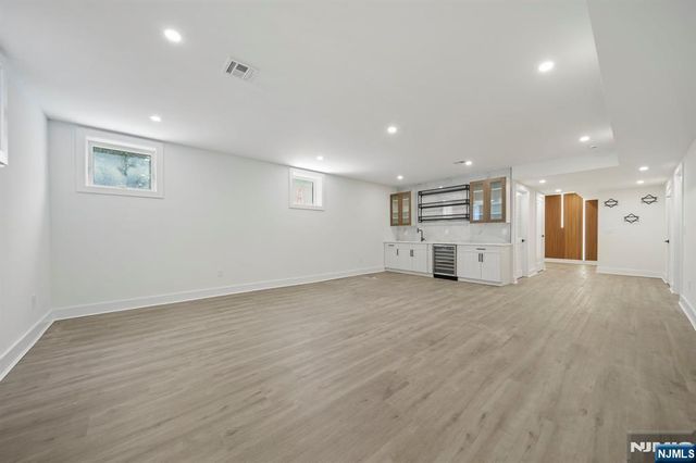 52 Congressional Parkway, Livingston, NJ 07039