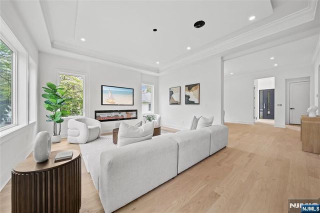 52 Congressional Parkway, Livingston, NJ 07039
