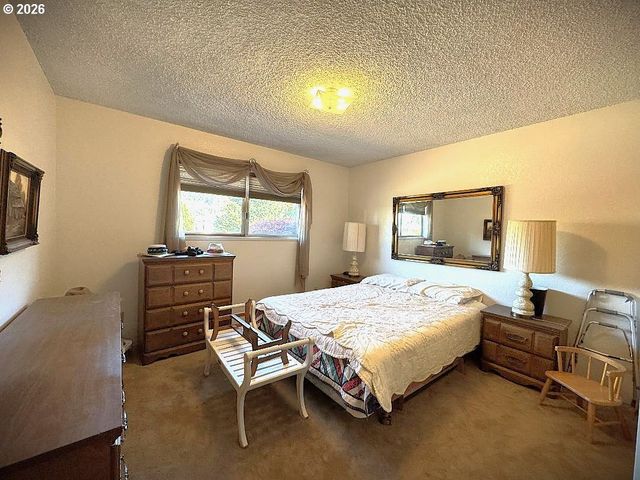 166 PEACOCK Ln, Myrtle Creek, OR 97457
