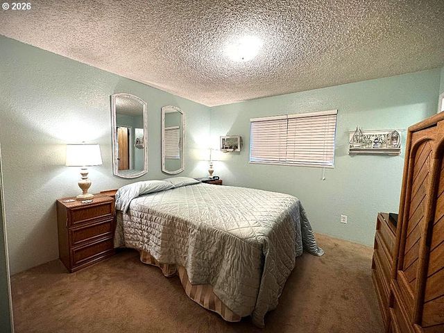 166 PEACOCK Ln, Myrtle Creek, OR 97457
