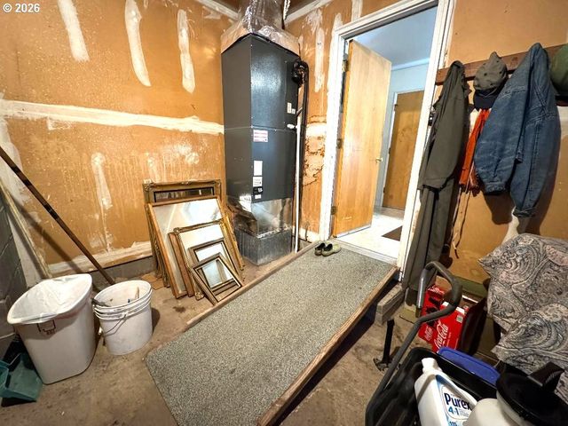 166 PEACOCK Ln, Myrtle Creek, OR 97457