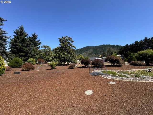166 PEACOCK Ln, Myrtle Creek, OR 97457