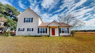 1370 Coach Road, Slocomb, AL 36375