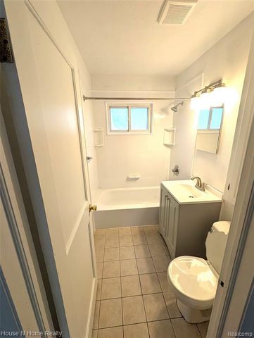 26234 Woodmont Street, Roseville, MI 48066