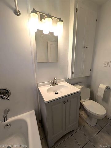 26234 Woodmont Street, Roseville, MI 48066