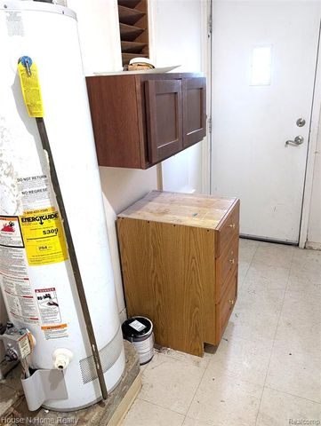 26234 Woodmont Street, Roseville, MI 48066