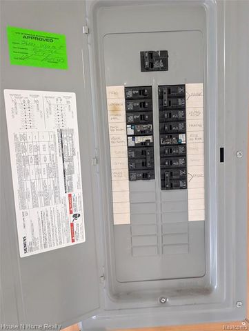 26234 Woodmont Street, Roseville, MI 48066