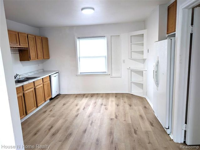 26234 Woodmont Street, Roseville, MI 48066