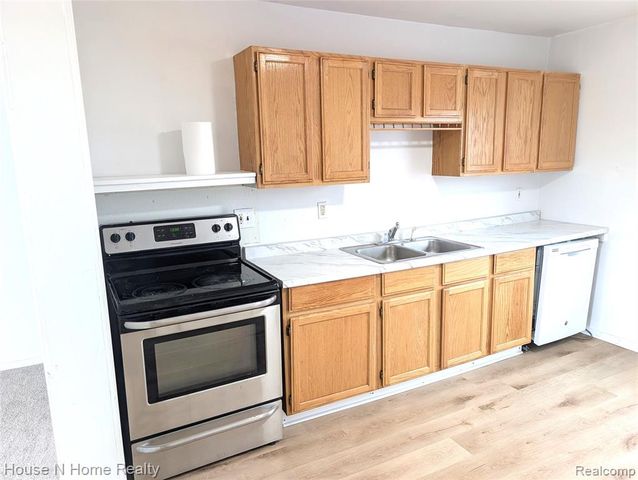 26234 Woodmont Street, Roseville, MI 48066