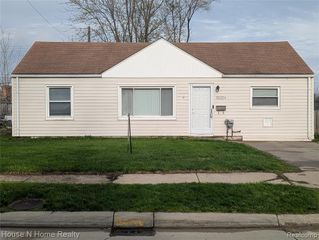 26234 Woodmont Street, Roseville, MI 48066