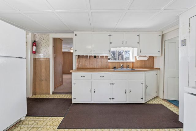393 Wadleigh Falls Road, Newmarket, NH 03857