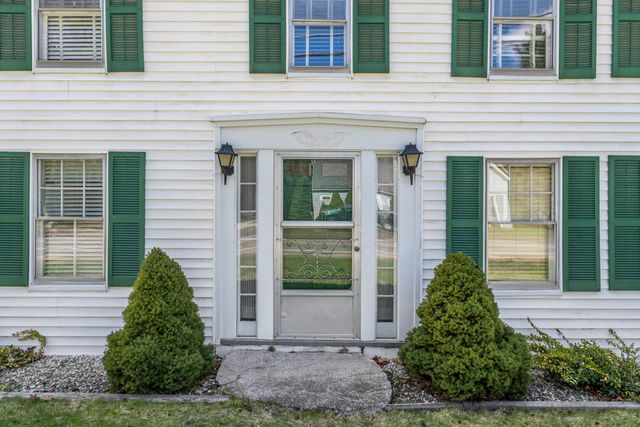 393 Wadleigh Falls Road, Newmarket, NH 03857