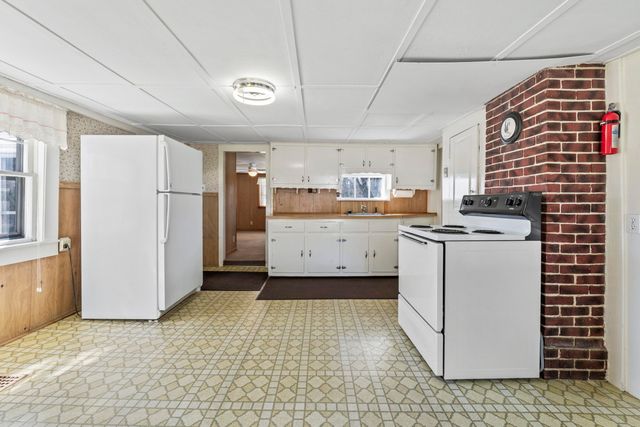 393 Wadleigh Falls Road, Newmarket, NH 03857