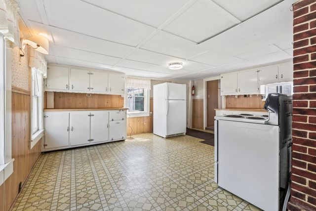 393 Wadleigh Falls Road, Newmarket, NH 03857