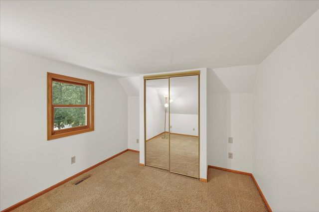 409 1st Street E, Chaska, MN 55318