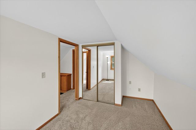 409 1st Street E, Chaska, MN 55318