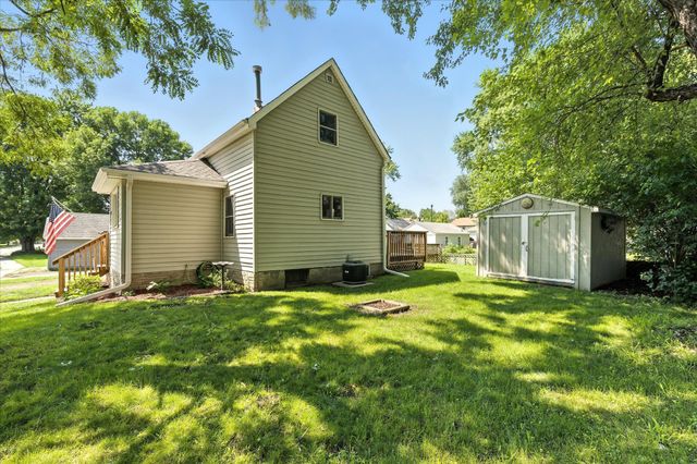 409 1st Street E, Chaska, MN 55318