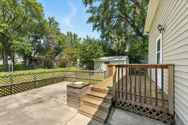 409 1st Street E, Chaska, MN 55318