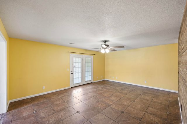 10 Cagle Street, Clarksville, AR 72830