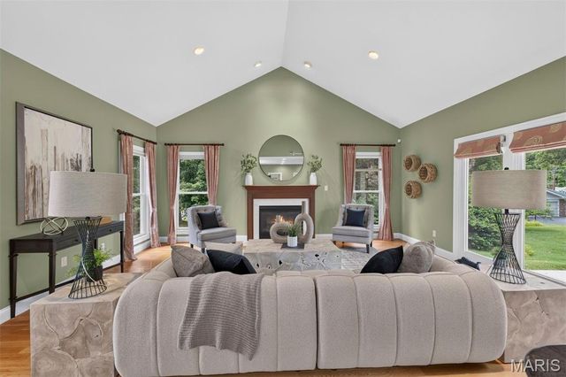 515 Graeser Road, Creve Coeur, MO 63141
