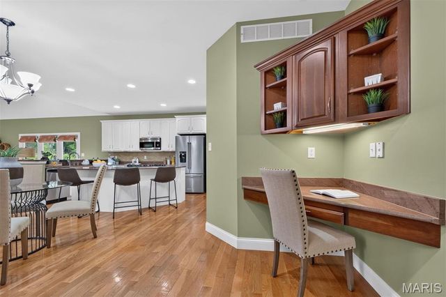 515 Graeser Road, Creve Coeur, MO 63141