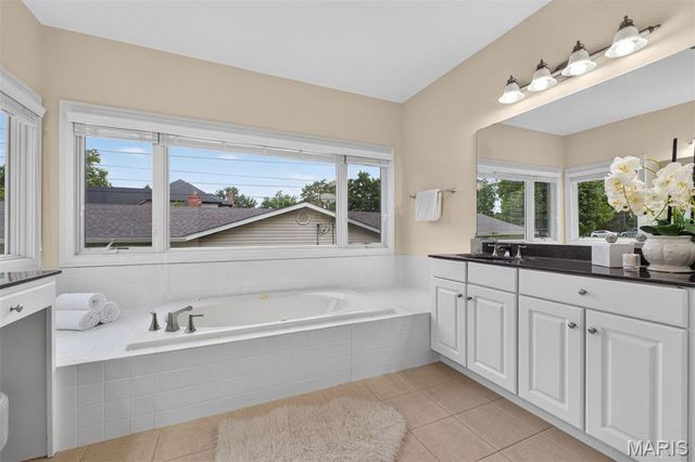 515 Graeser Road, Creve Coeur, MO 63141