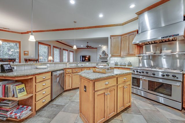100 Oak Forest Lane, Ovilla, TX 75154