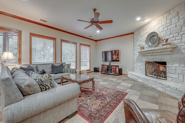 100 Oak Forest Lane, Ovilla, TX 75154