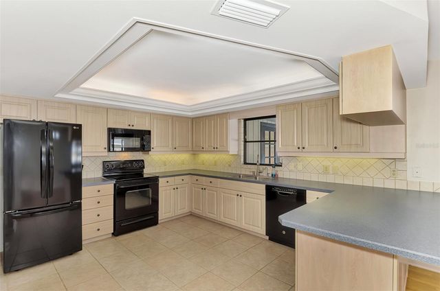 4136 WAKE AVENUE, Sarasota, FL 34241