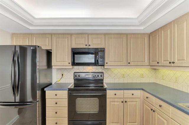 4136 WAKE AVENUE, Sarasota, FL 34241