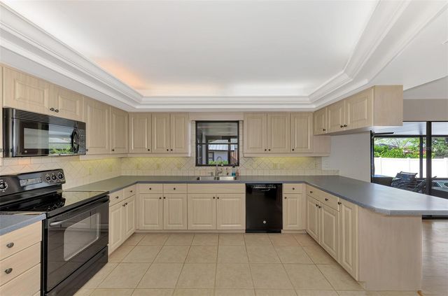 4136 WAKE AVENUE, Sarasota, FL 34241