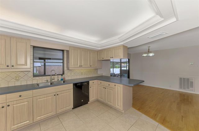 4136 WAKE AVENUE, Sarasota, FL 34241