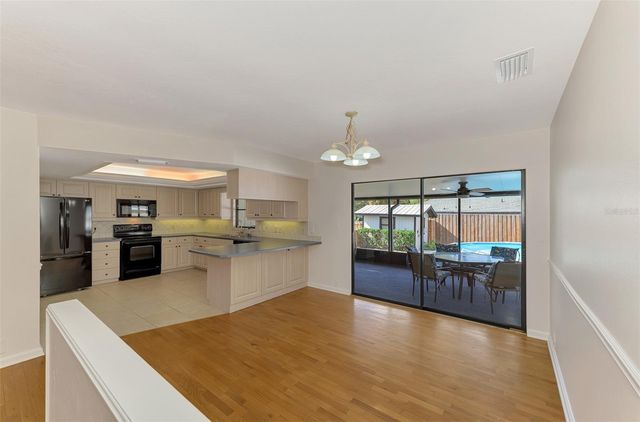 4136 WAKE AVENUE, Sarasota, FL 34241