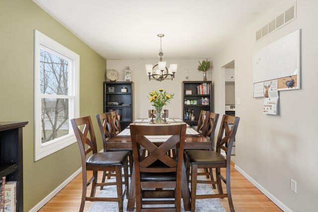 1110 W 72nd Circle, Merrillville, IN 46410