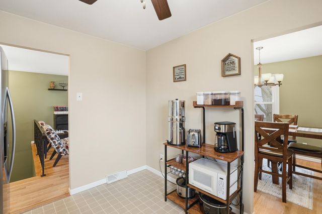 1110 W 72nd Circle, Merrillville, IN 46410