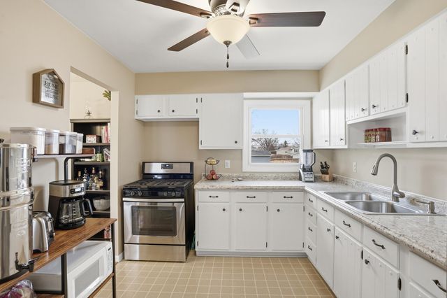 1110 W 72nd Circle, Merrillville, IN 46410