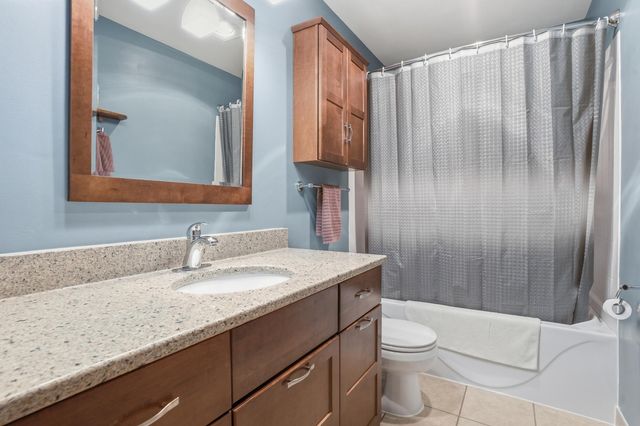 1110 W 72nd Circle, Merrillville, IN 46410