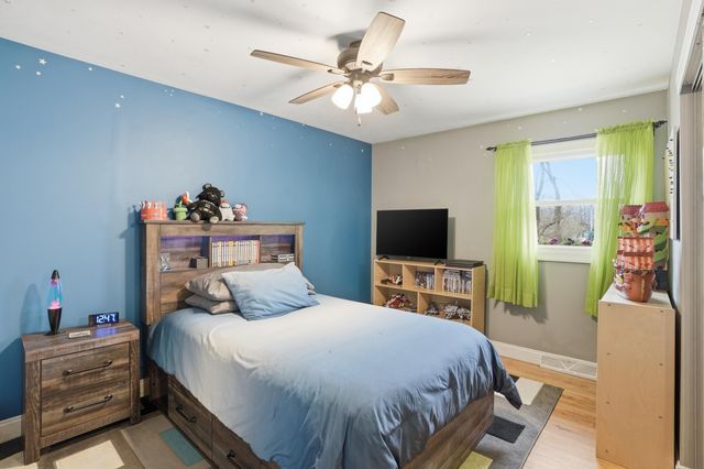 1110 W 72nd Circle, Merrillville, IN 46410