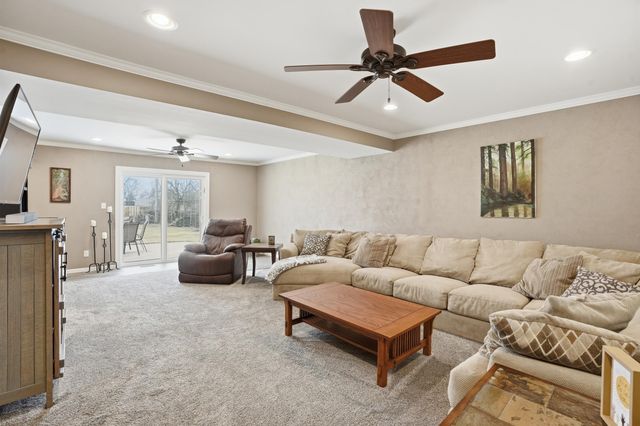 1110 W 72nd Circle, Merrillville, IN 46410