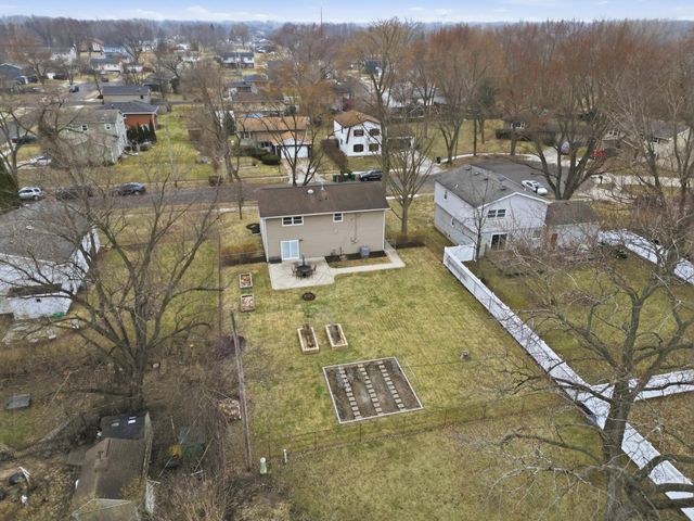 1110 W 72nd Circle, Merrillville, IN 46410